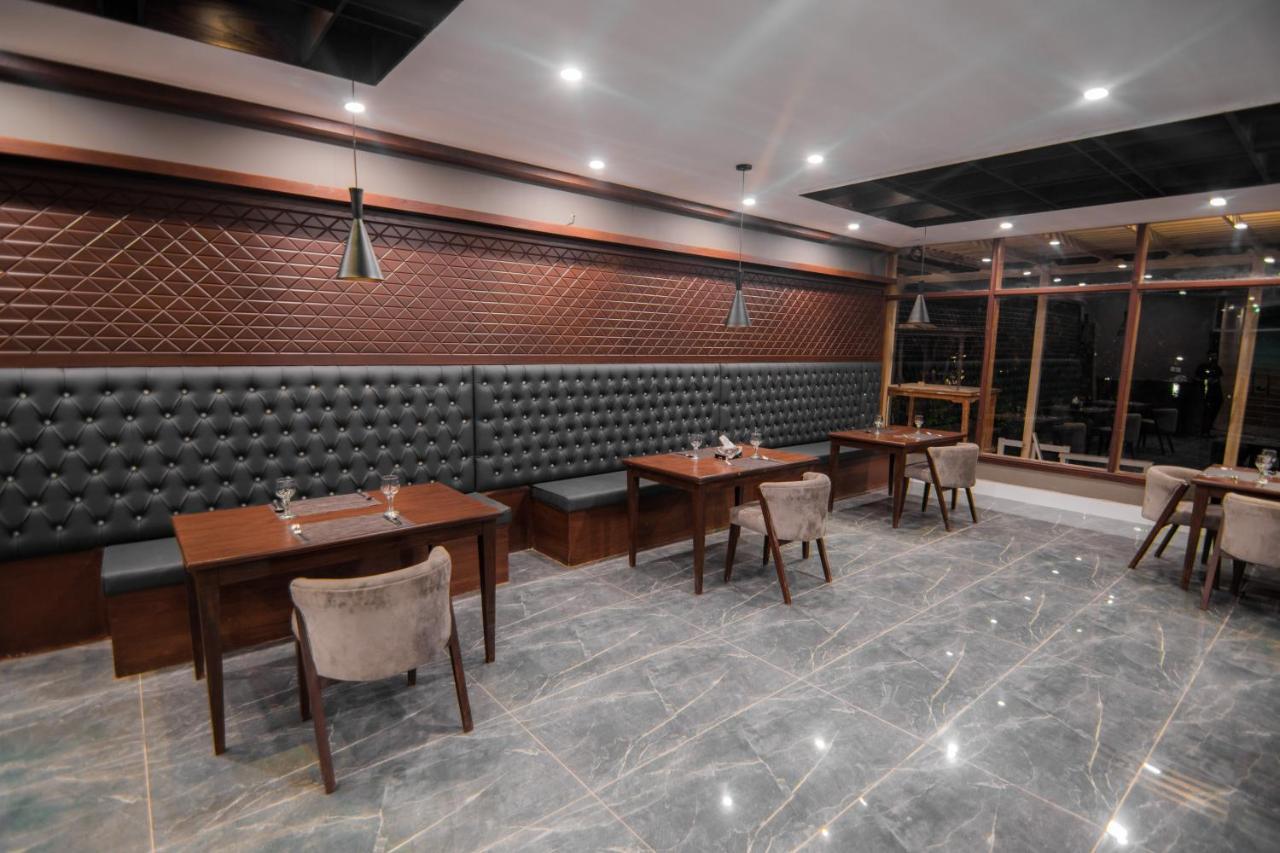 Tibet Hotel Skardu Dış mekan fotoğraf
